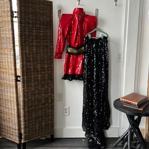 Red & black sequin interchangeable dress. Size 4
Mini with sequin skirt.